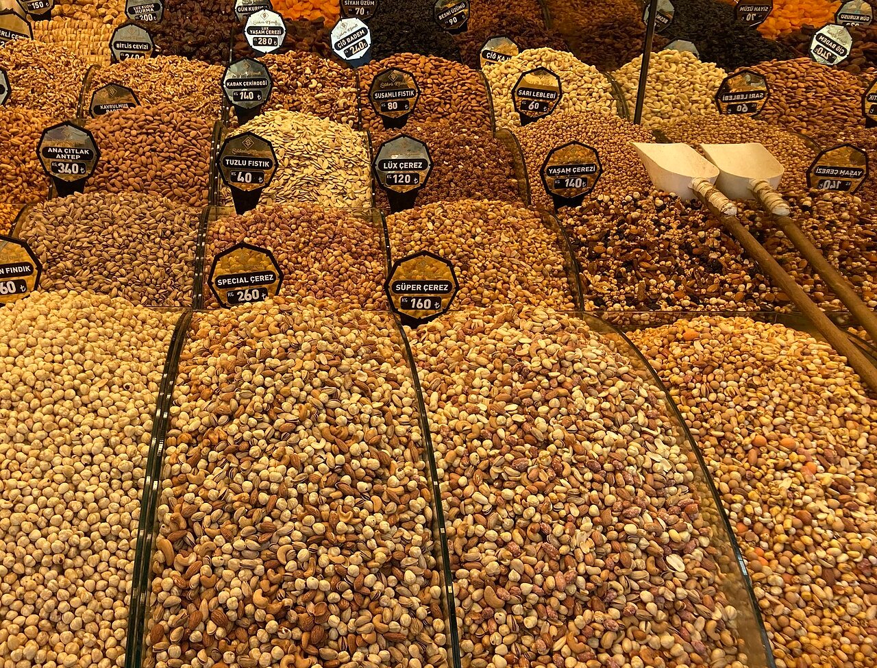 ما الذي يصنع عسلاً فاخراً؟ دليل العلامات التجارية